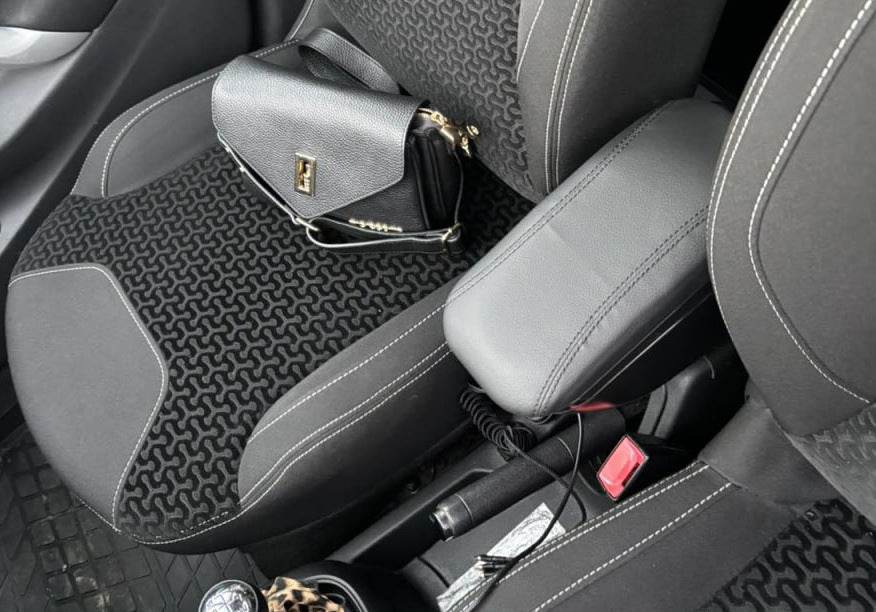 Armrest (with plastic adapter for cup holder) for Citroen C-3 2009-2016 - Reelken Auto