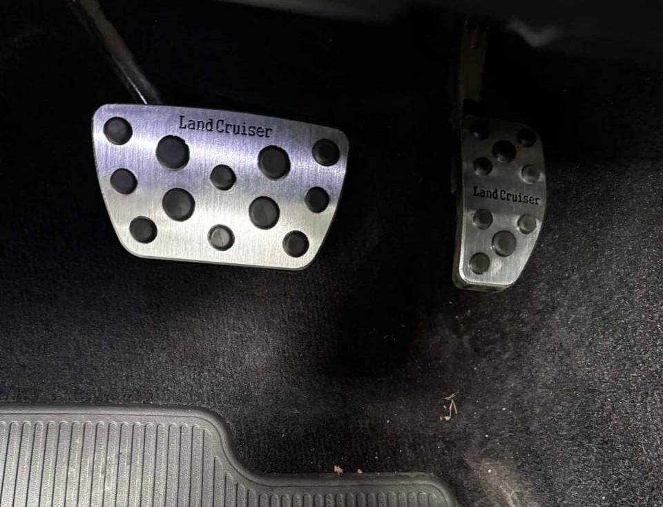 Pedal pads 2016+ (set) for Toyota Land Cruiser 200 - Reelken Auto