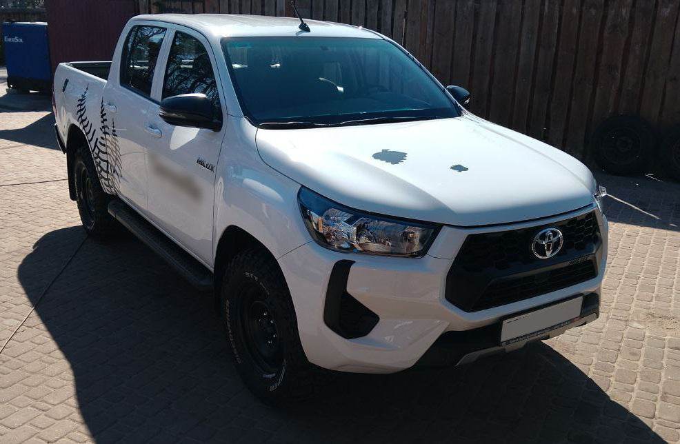 Side sills Allmond Black (2 pieces, aluminum) for Toyota Hilux 2015↗ - Reelken Auto