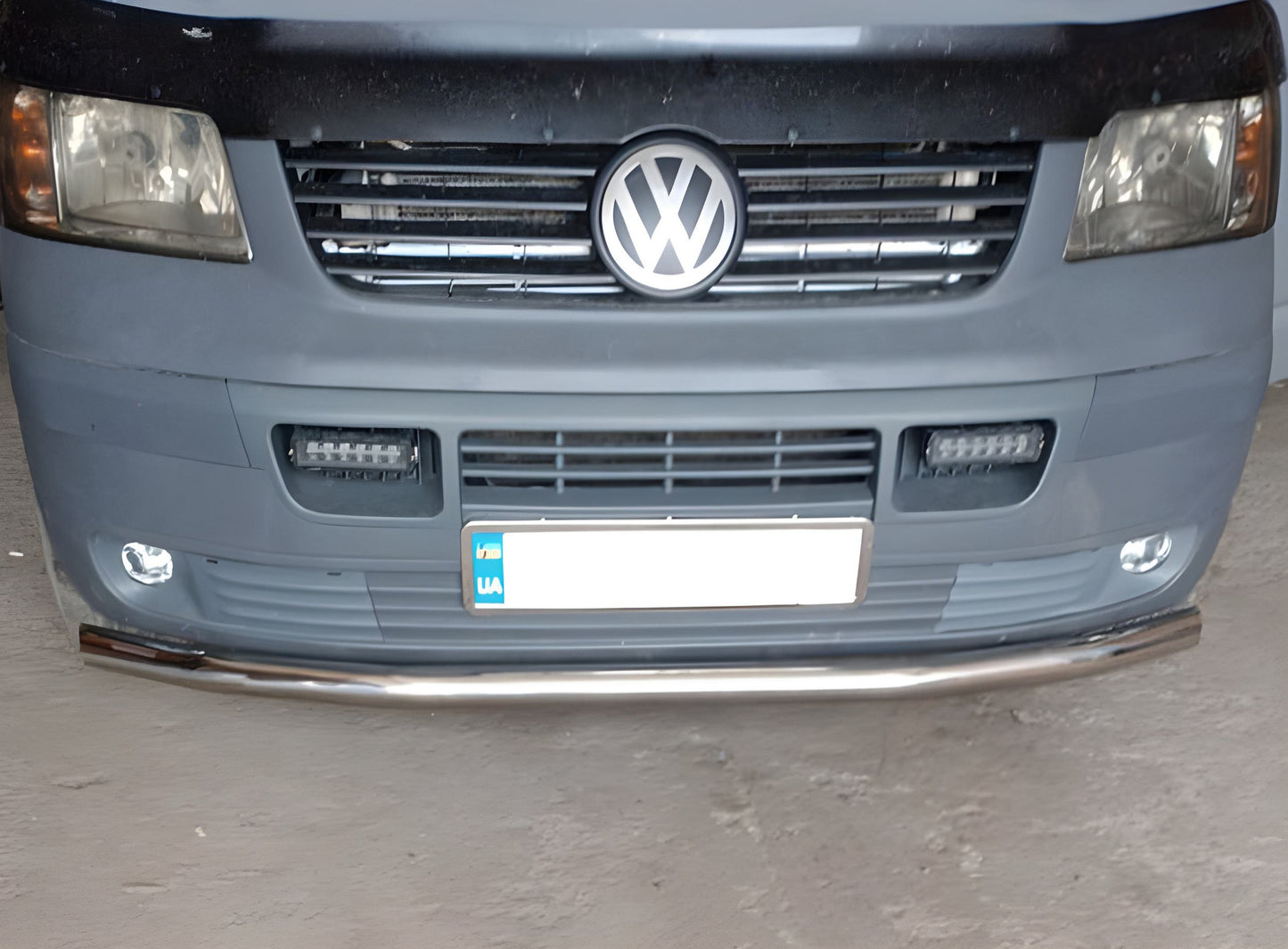 Front Single Bull Bar (Stainless Steel) for Volkswagen T5 Transporter 2003-2010 - image 1