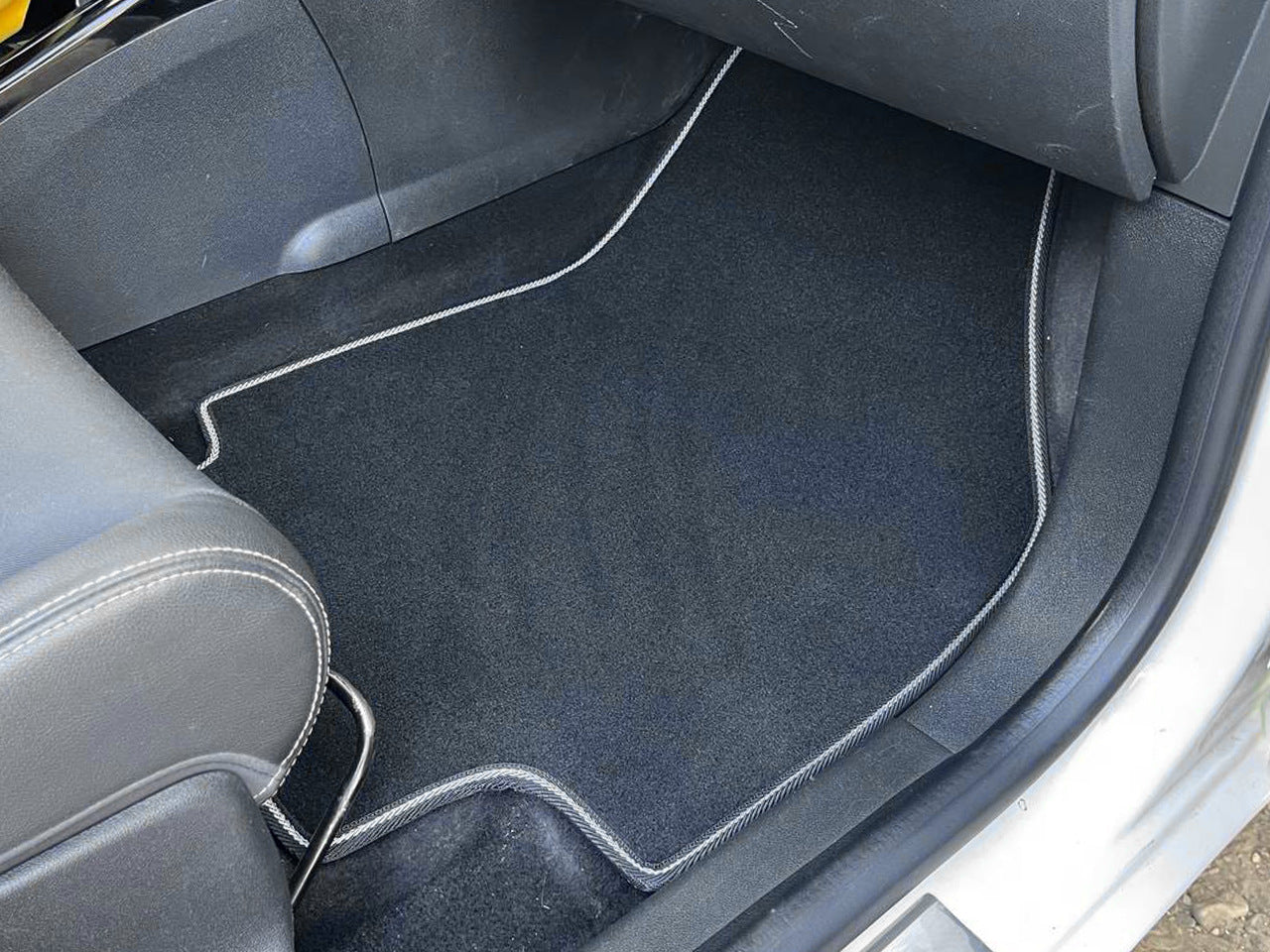 Textile Floor Mats Premium SW (black) for Renault Megane III 2009-2016 - image 2