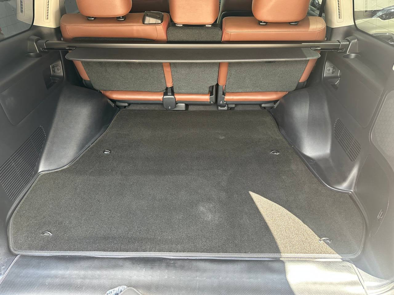 Textile Trunk Mat Classic V-1 (5 seats, Black) for Toyota Land Cruiser 200 2007-2021 - image 1