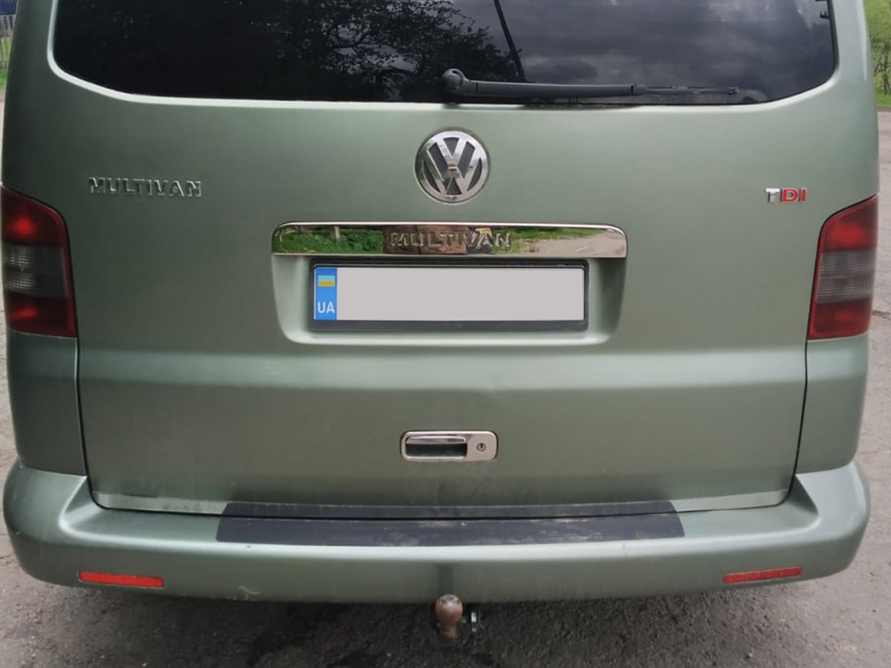 Stainless Steel Rear Tailgate Trim Above License Plate for Volkswagen T5 Multivan 2003-2010 - image 2