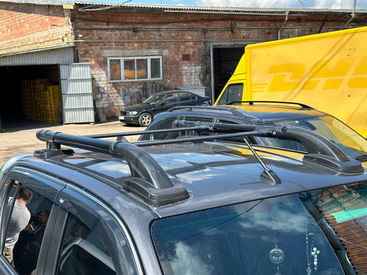 Shark Roof Rails with Crossbar for Toyota Hilux 2015- - image 1