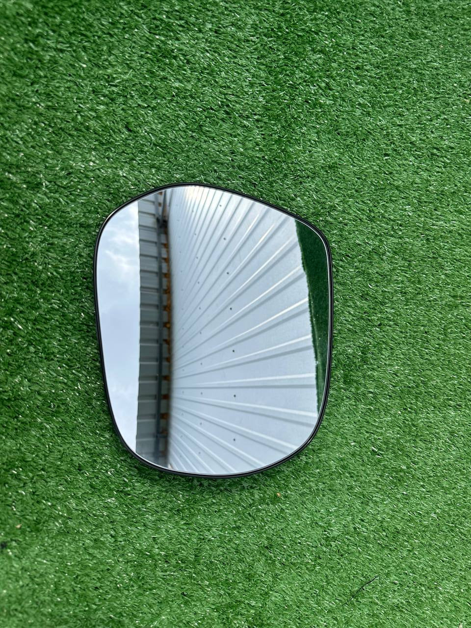 Heated mirror glass (1 pc) for Toyota Land Cruiser 200 2007-2021 - image 1