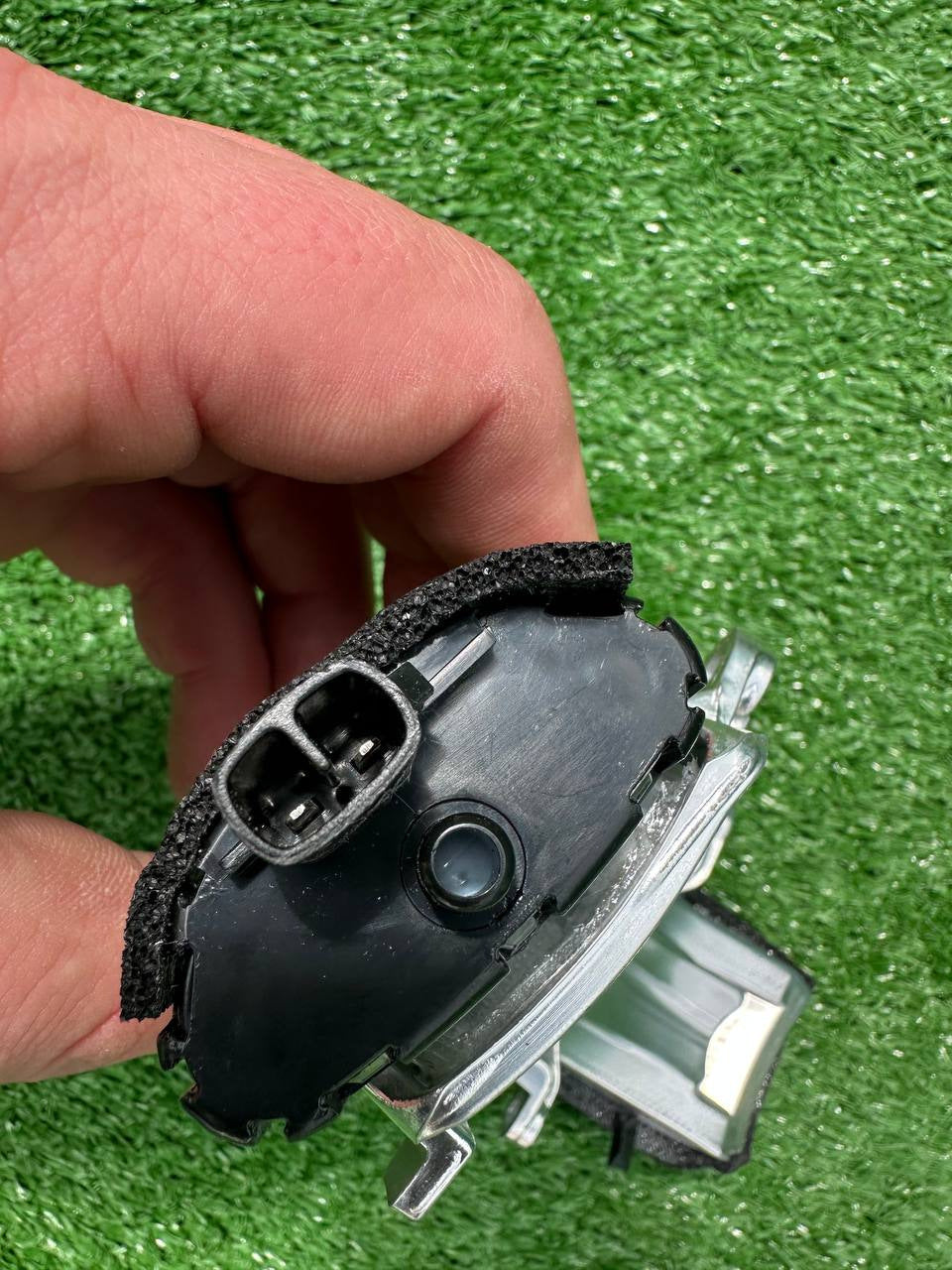 Mirror turn signal (1 pc) for Toyota Land Cruiser 200 2007-2021 - image 3