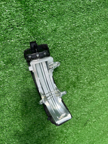 Mirror turn signal (1 pc) for Toyota Land Cruiser 200 2007-2021 - image 4