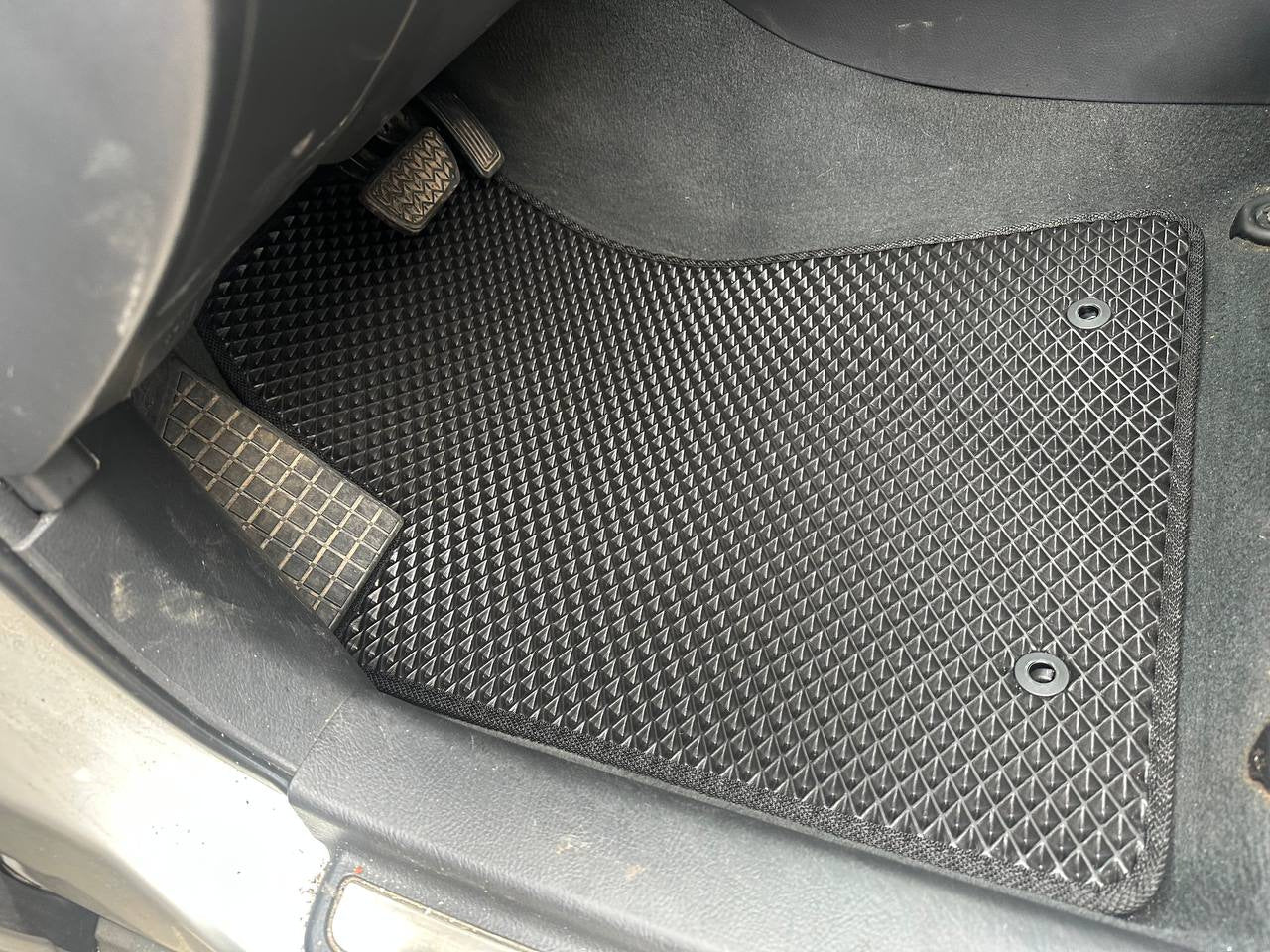EVA Floor Mats V-2 (black) for Toyota Avensis 2003-2009 - image 2