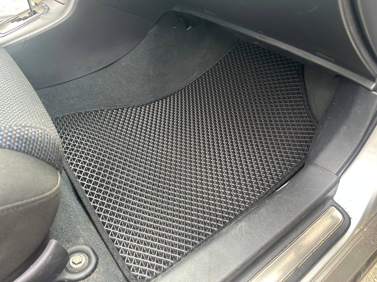 EVA V-2 mats (black) for Toyota Avensis 2003-2009 - image 3