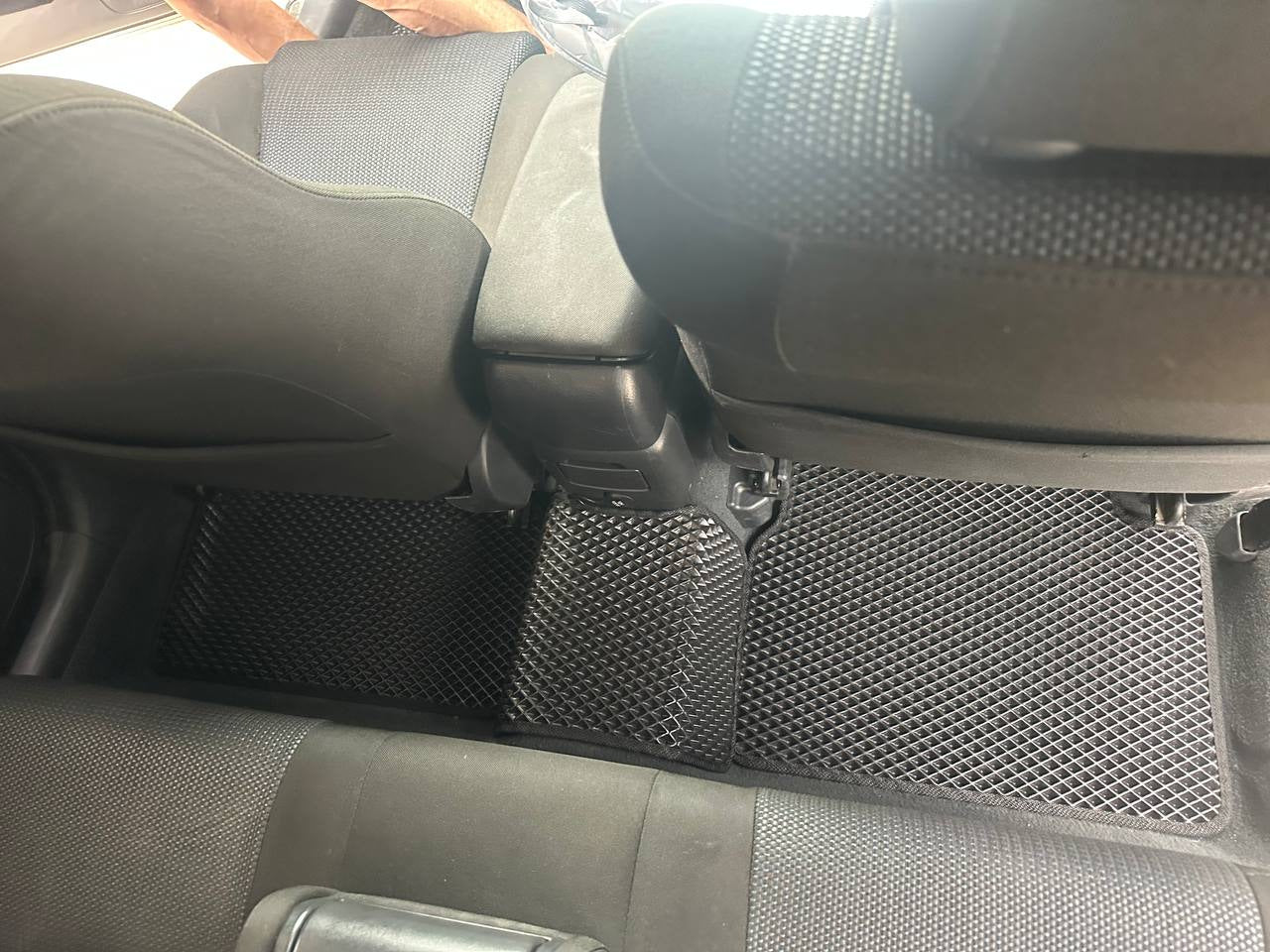 EVA V-2 mats (black) for Toyota Avensis 2003-2009 - image 5