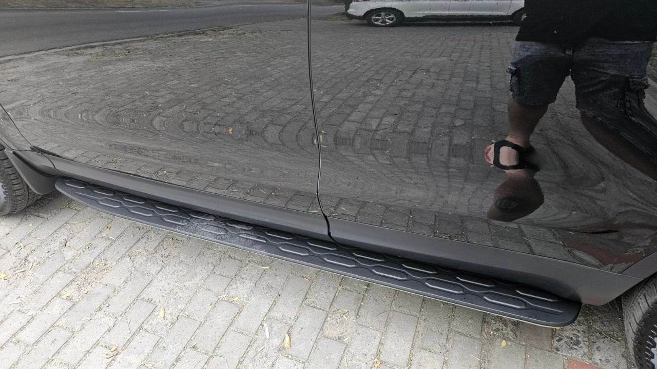 Side steps (2 pcs) for Land Rover Discovery V - Reelken Auto