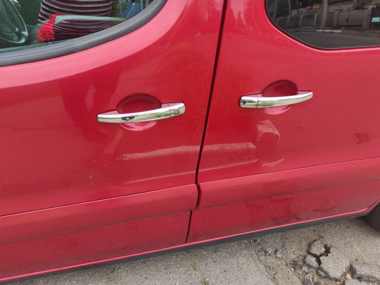 Pads on the handles (stainless) for Citroen C-4 Picasso 2006-2013 - image 3
