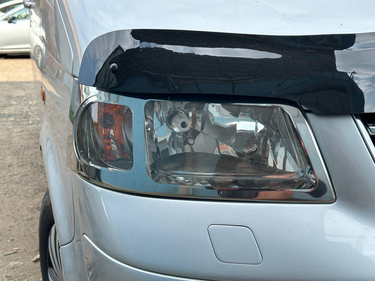 Hood Deflector (EuroCap) for Volkswagen T5 Multivan 2003–2010 - image 17