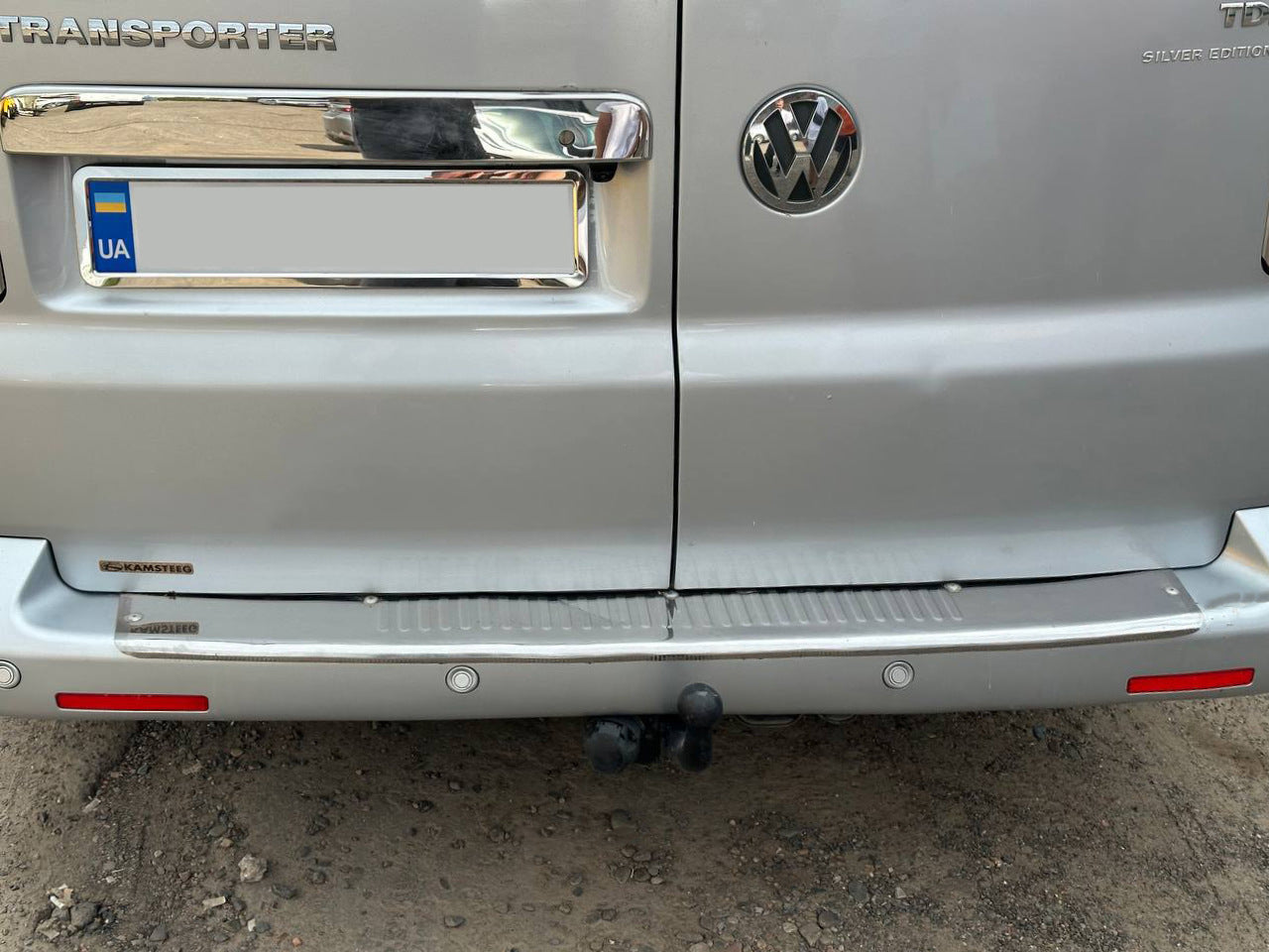 Stainless steel trim above license plate for rear swing doors for Volkswagen T5 Multivan 2003–2010 - image 6