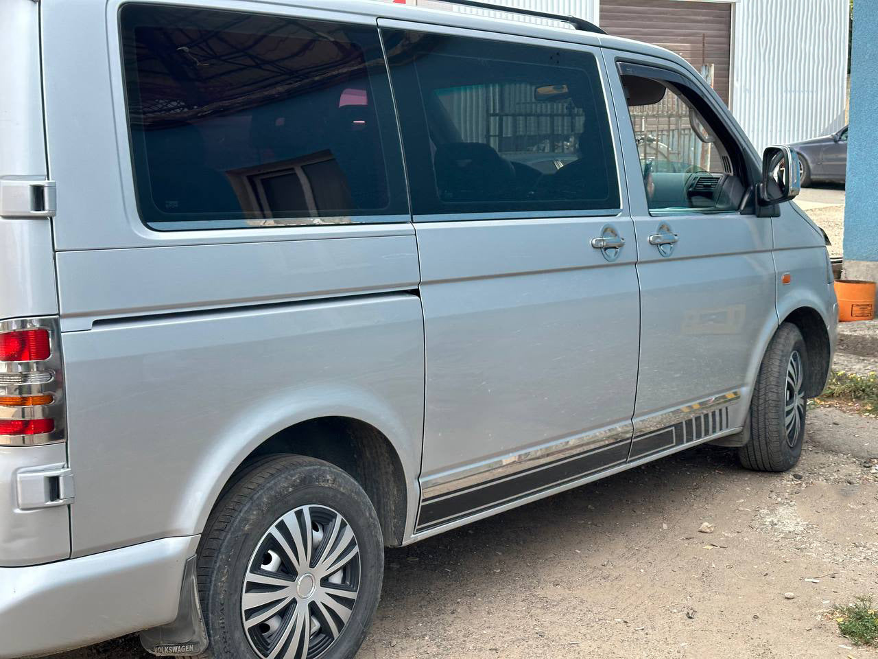 Front window trim (2 pcs, stainless steel) for Volkswagen T5 2010-2015 - image 6