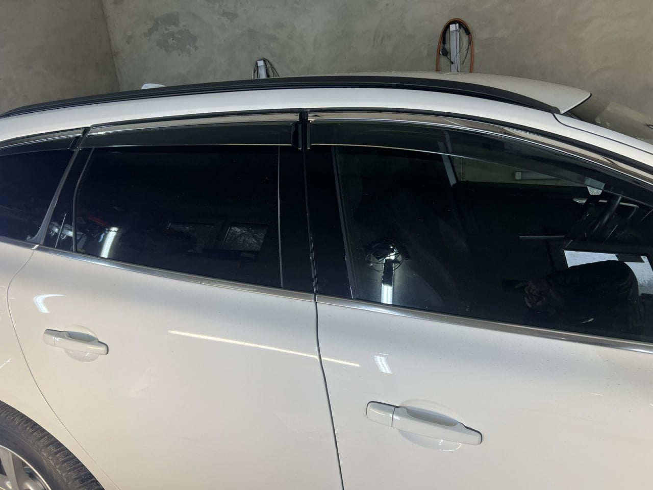 Window Deflectors with Chrome Trim Niken Luxury (6 pcs) for Volvo XC60 2009-2017 - image 6