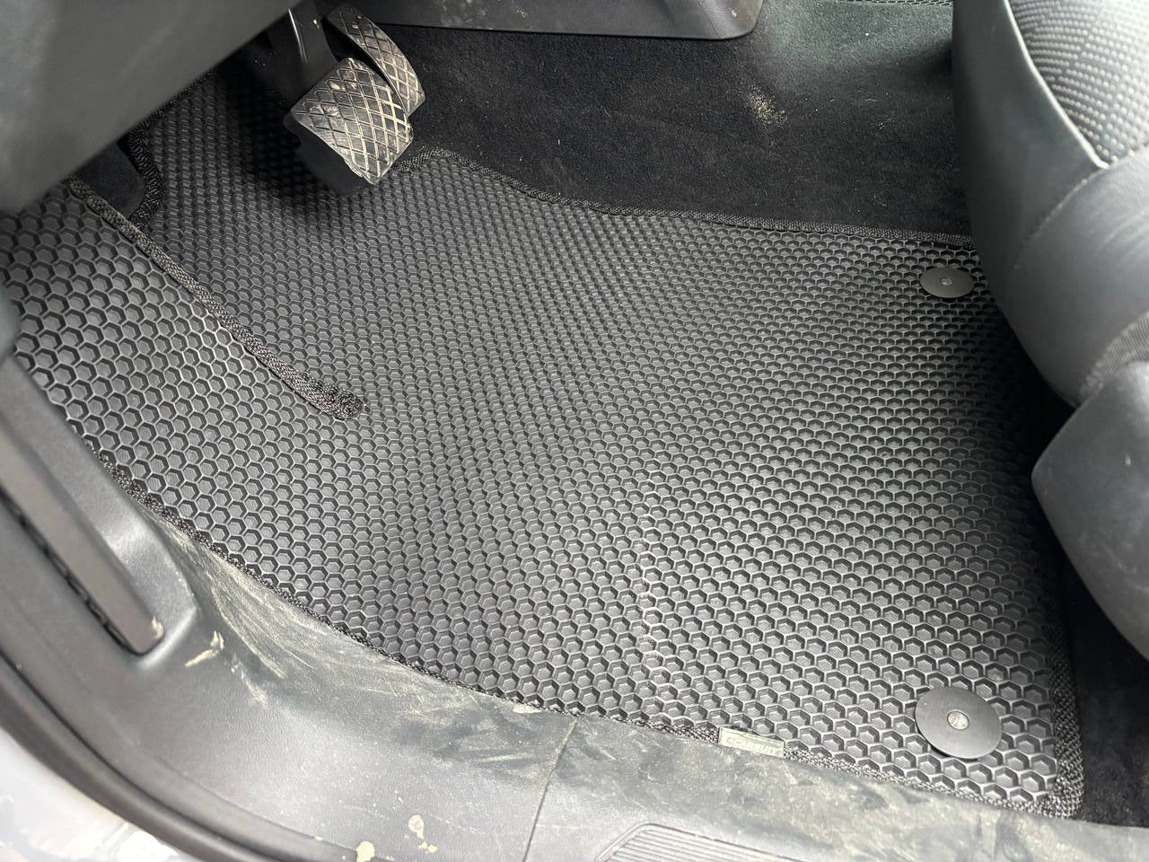 Rubber Floor Mats Carsuit (Black) for Volkswagen ID.4 2020- - image 1