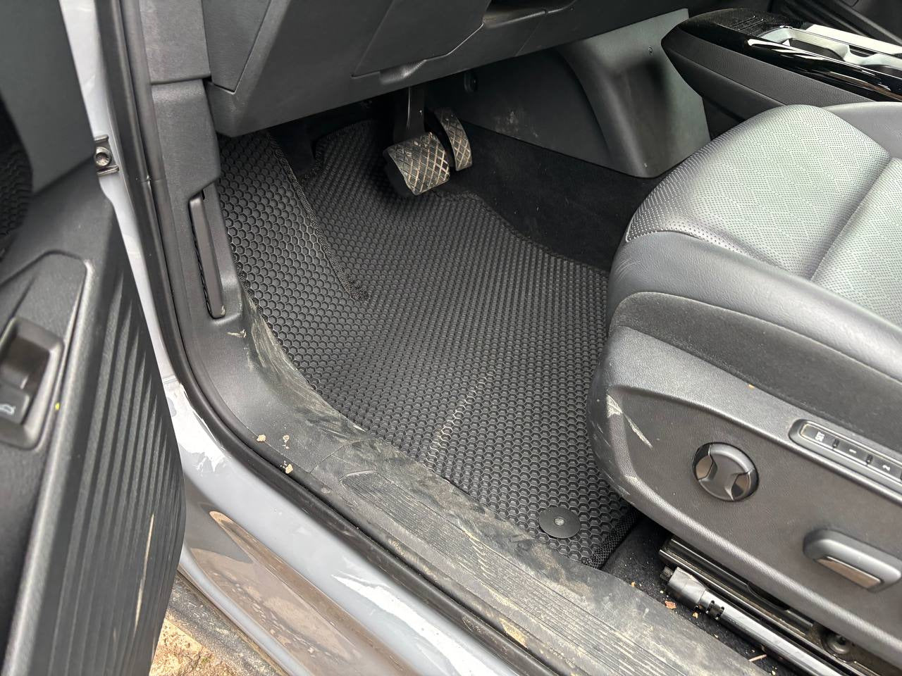 Rubber Floor Mats Carsuit (Black) for Volkswagen ID.4 2020- - image 2