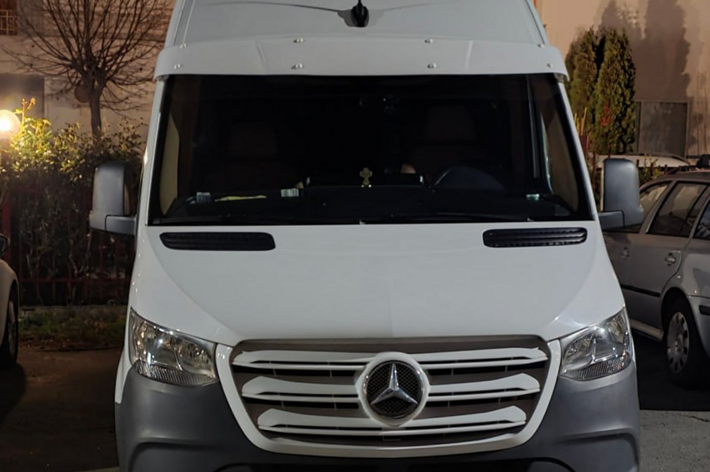 Windshield visor on frame (White, 5mm) for Volkswagen Crafter 2006-2016 - image 4