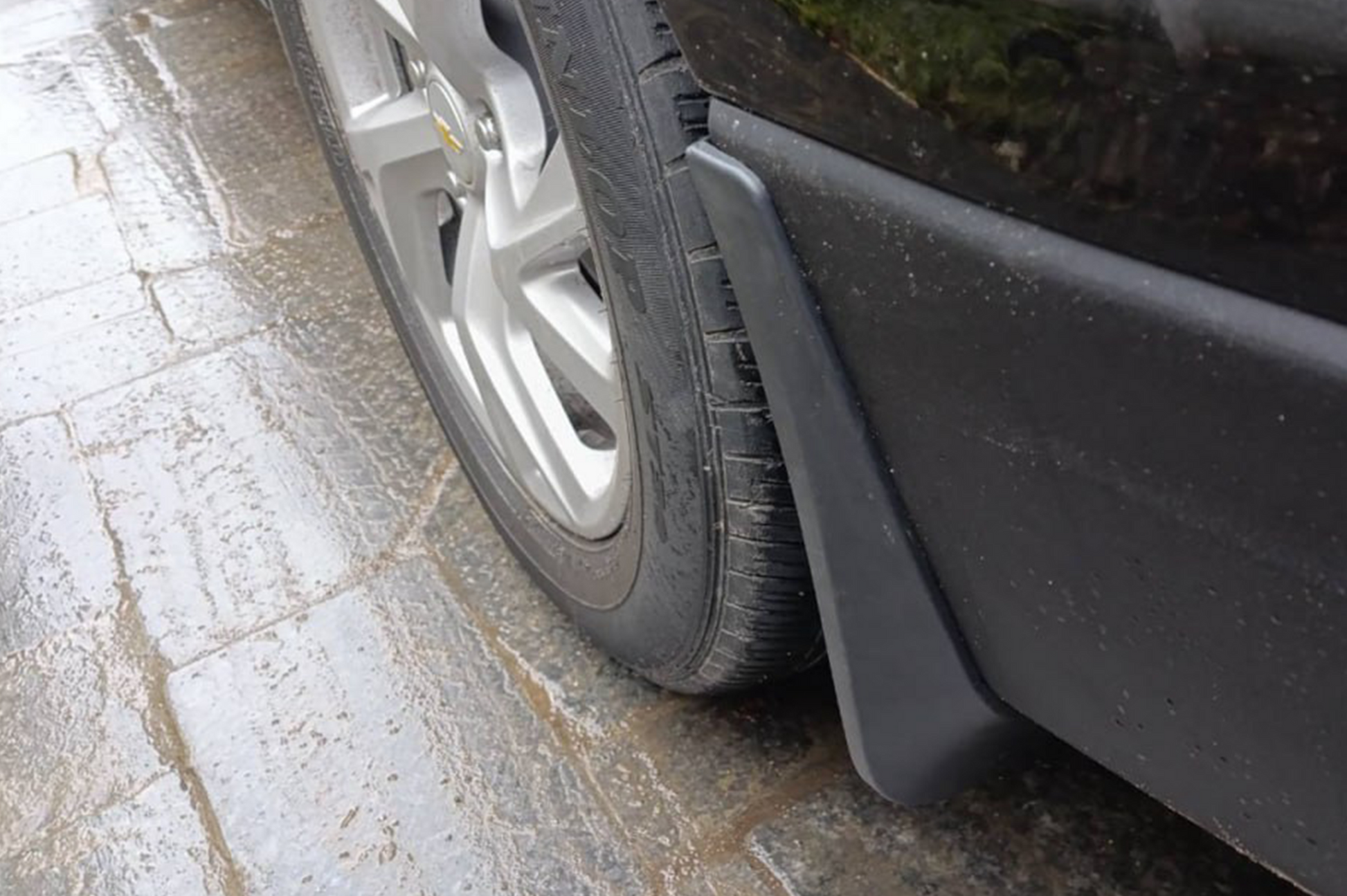 Premium Mud Flaps (4 pcs) for Chevrolet Equinox 2018-2025 - image 6