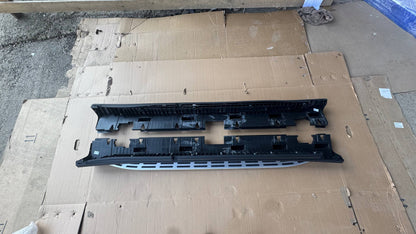 Clearance Side steps (no mounting hardware, 2 pcs, OEM) for Mercedes GLE W167 2018- - image 1