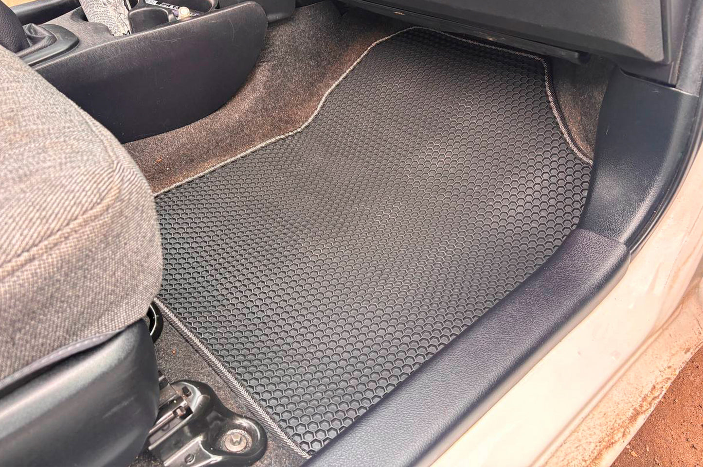 Rubber Floor Mats Carsuit DVS (Black) for Toyota Yaris 2010-2020 - image 2