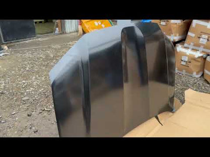 Hood 2016+ primed (China) for Toyota Land Cruiser 200 2007-2021 - video 1