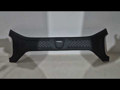 Plastic trunk lid cover (1 piece) for Renault Duster 2018-2024 - video 1