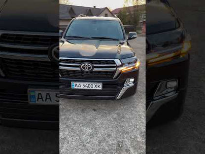 Side steps with LED (design 2015-2020) for Toyota Land Cruiser 200 2007-2021 - video 2