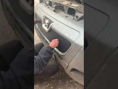 Winter front grille cover for Renault Trafic 2001–2015 - video 1
