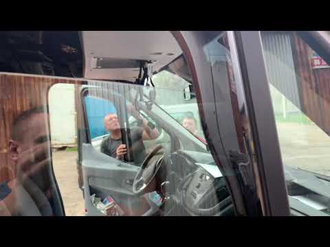 In-channel window deflectors (2 pcs, HIC) for Ford Transit 2014- - video 1