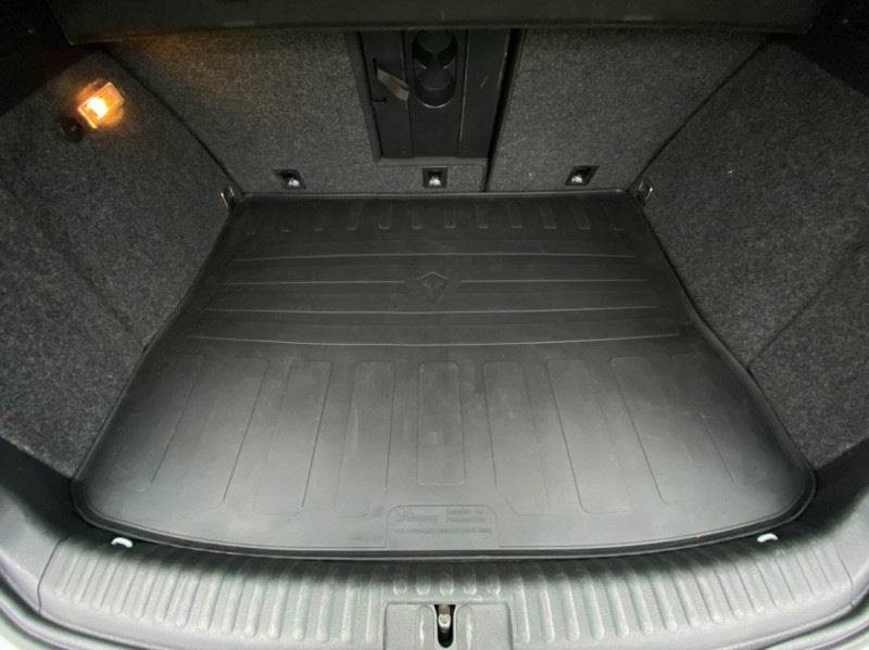 Rubber boot mat (Stingray) for Volkswagen Tiguan 2007-2016 - Reelken Auto