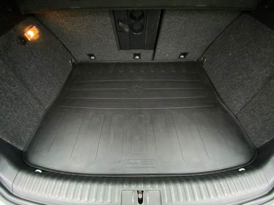 Rubber boot mat (Stingray) for Volkswagen Tiguan 2007-2016 - Reelken Auto