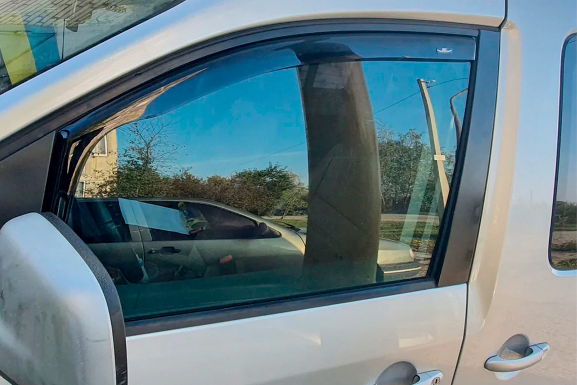 In-channel window deflectors (2 pcs, HIC) for Volkswagen Caddy 2010-2015 - image 11
