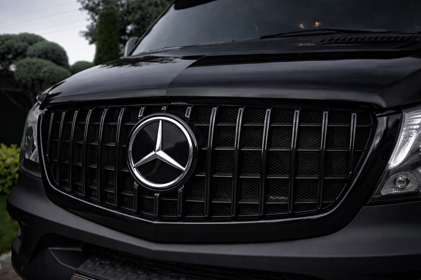 Front Grille Panamericana GT Panamericana Black (2013-2018) for Mercedes Sprinter W906 2006-2018 - image 1