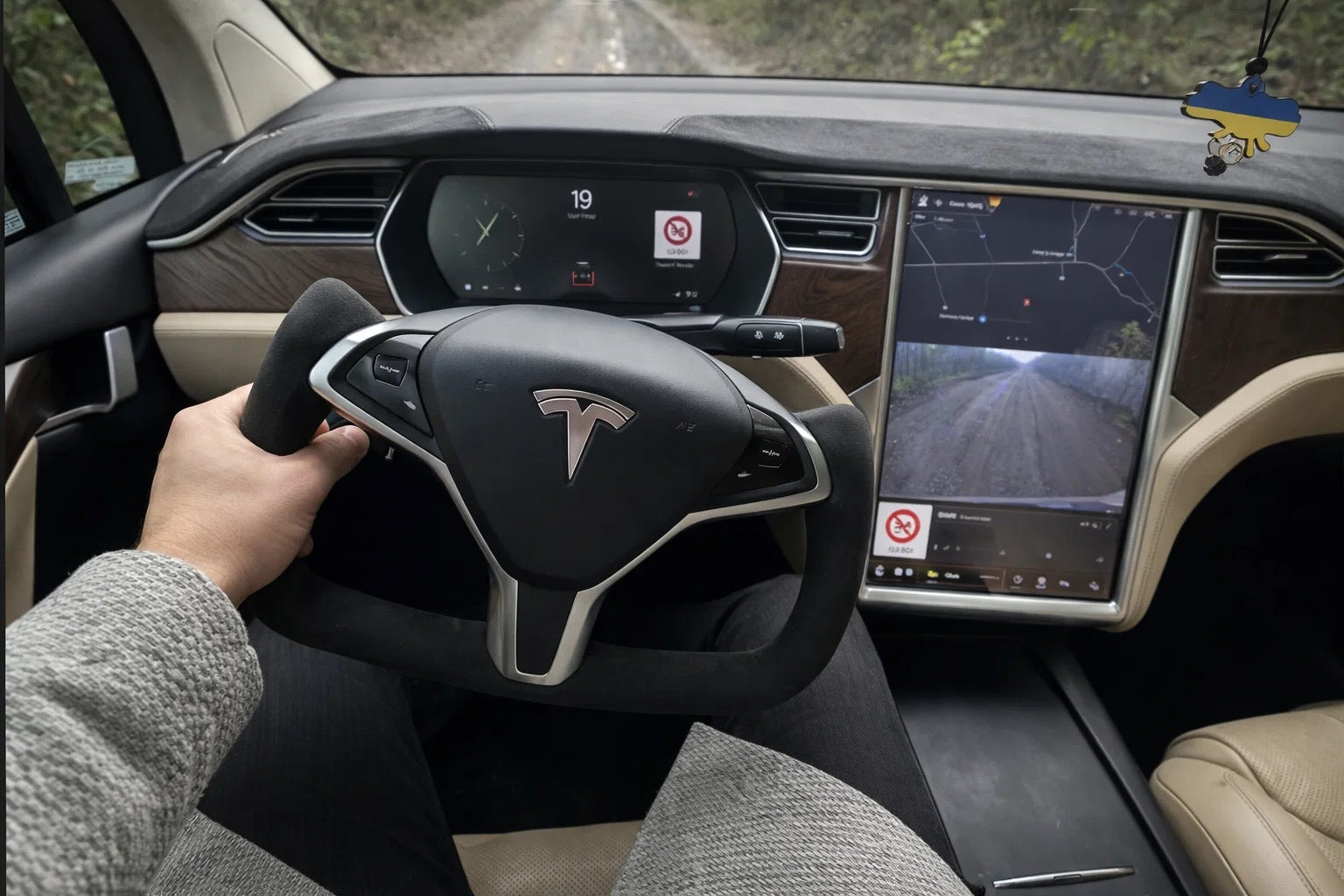 Steering Wheel Sport Style (Alcantara, Carbon, Heated) for Tesla Model X 2015- - image 1