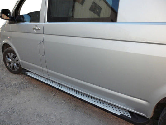 Side Steps X5-Type (2 pcs, Aluminum) for Volkswagen T5 Caravelle 2004-2010 - image 1