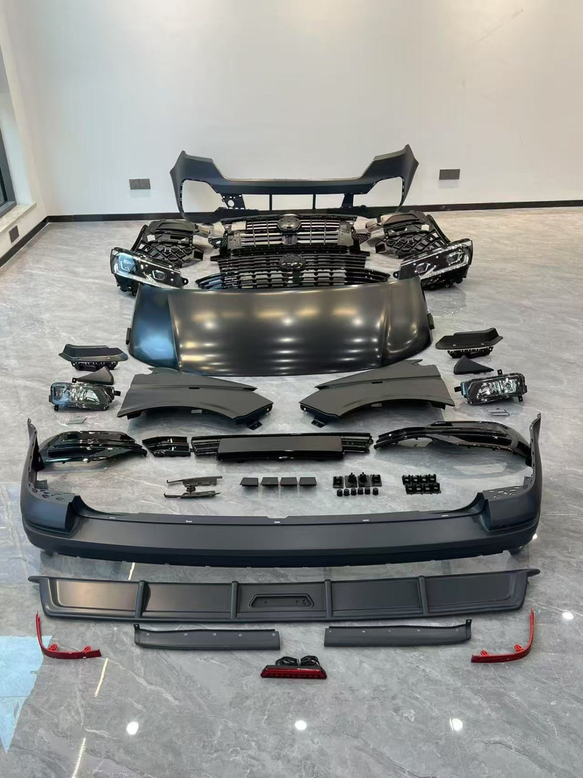 T6.1 OEM Facelift Kit for Volkswagen T5 Caravelle 2004-2010 - image 1