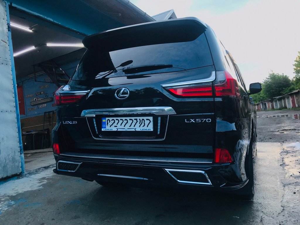 Cover on the end of the rear bumper (2016+, 2 pcs) for Lexus LX570/450d - Reelken Auto