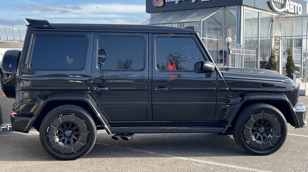 Black moldings in assembled form (2019 design) for Mercedes G class W463 1990-2018 - Reelken Auto
