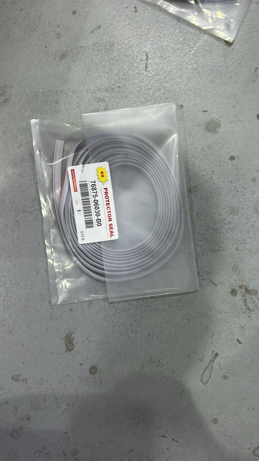 Seal for body kits (3 meters) for Toyota Land Cruiser 200 2007-2021 - image 1