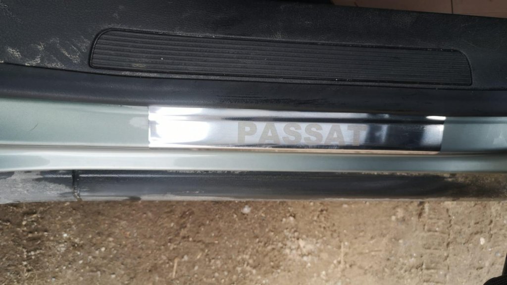 Carmos V2 Stainless Steel Door Sill Protectors (4 pcs) for Volkswagen Passat B8 2015-2023 - image 2