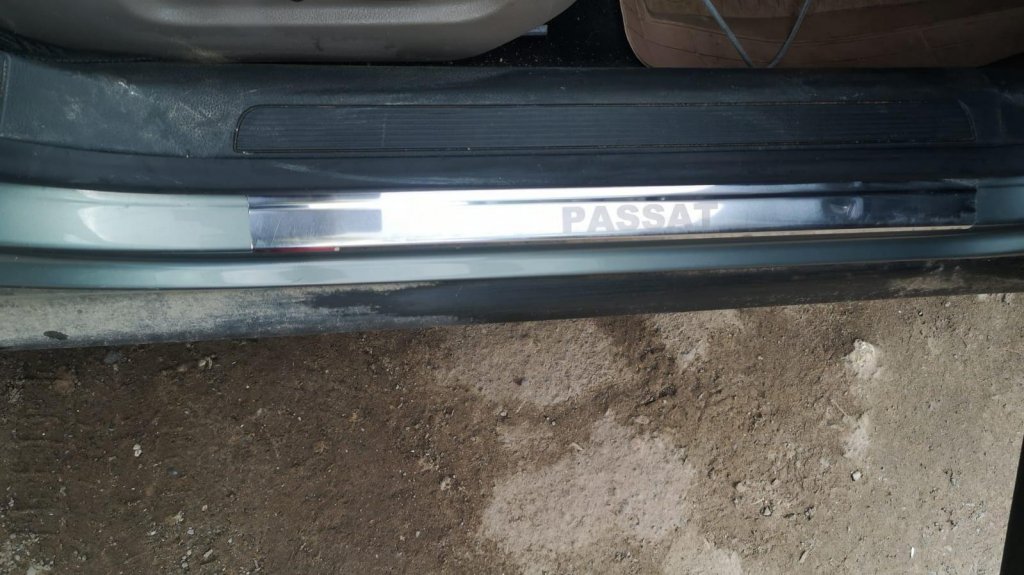 Door Sill Protectors Carmos V2 (4 pcs, Stainless Steel) for Volkswagen Passat B7 2012-2015 - image 5