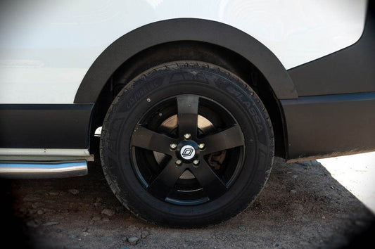 Arches (6 pcs, black, ABS) for Renault Trafic 2015↗ - Reelken Auto