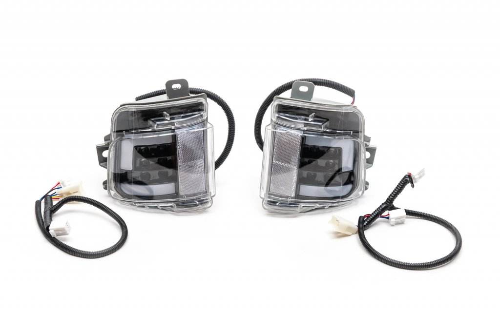 Rear dimensions 2016-2021 (Executive Black) for Toyota Land Cruiser 200 - Reelken Auto