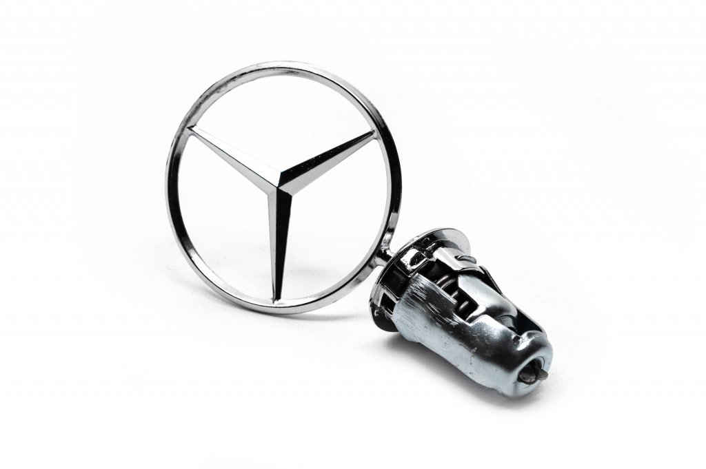 Emblem target without lettering (1984-1993) for Mercedes E-сlass W124 1984-1997 - image 1