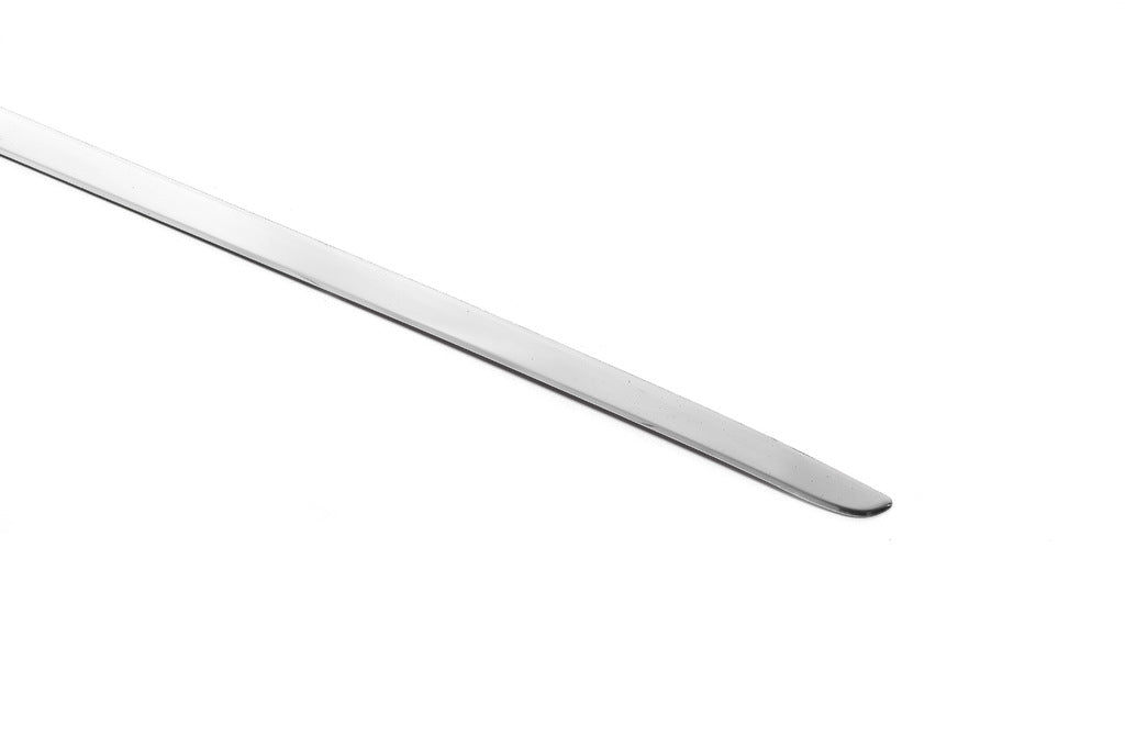 The edge of the trunk lid for Volkswagen Touareg 2002-2010 - image 4