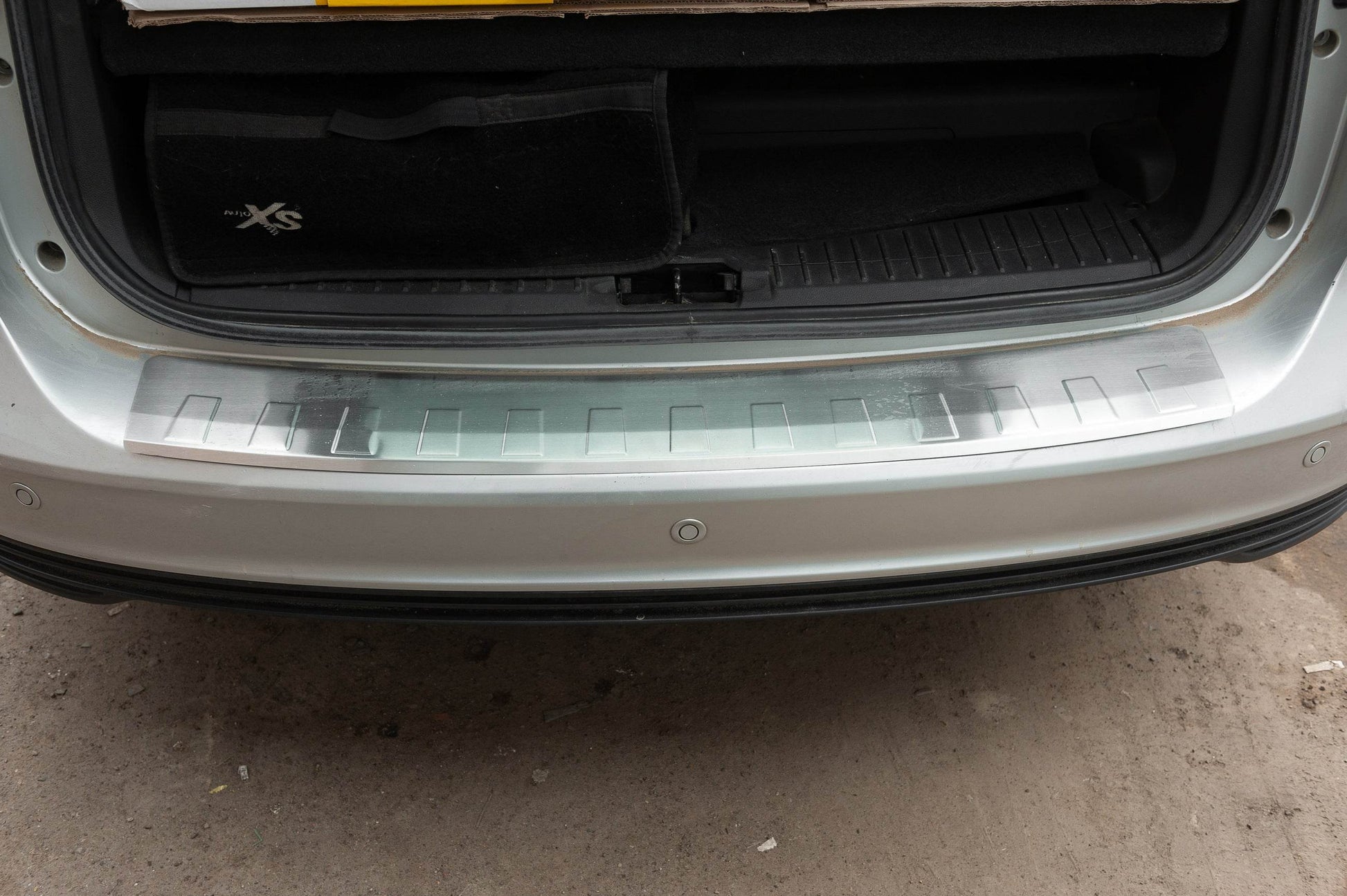 OmsaLine rear bumper cover (stainless) for Ford C-Max/Grand C-Max 2010-2019 - Reelken Auto