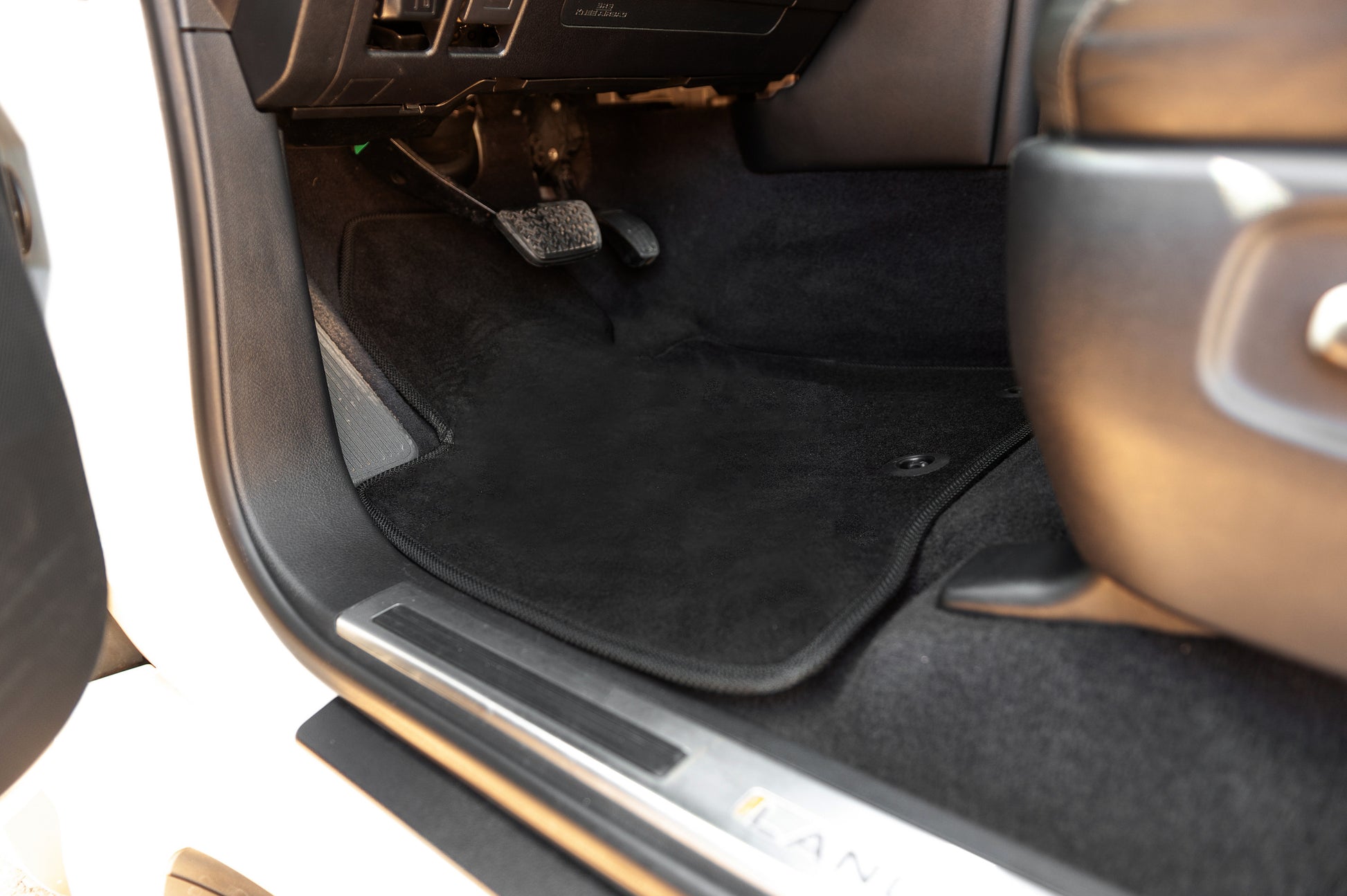 Textile Floor Mats Premium V-2 (2012-2021, Black) for Toyota Land Cruiser 200 2007-2021 - image 9
