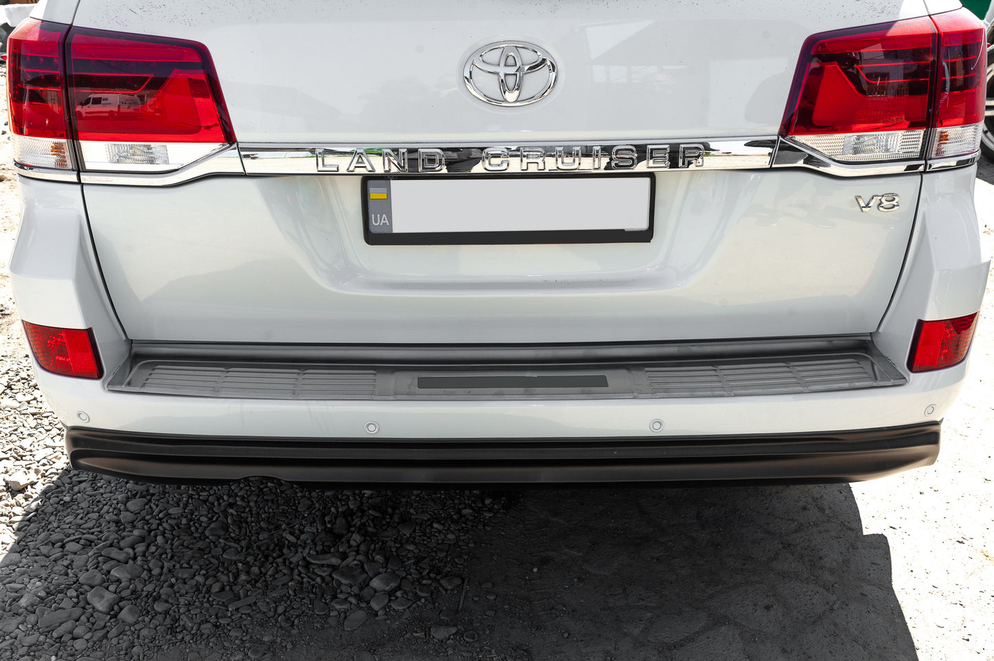 Rear bumper protector 2016-2021 stainless steel for Toyota Land Cruiser 200 2007-2021 - image 3
